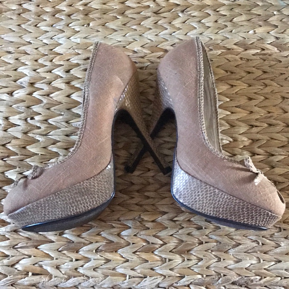 CHARLOTTE RUSSE Tan Camel Peep Toe Platform Shoes - Picture 3 of 8